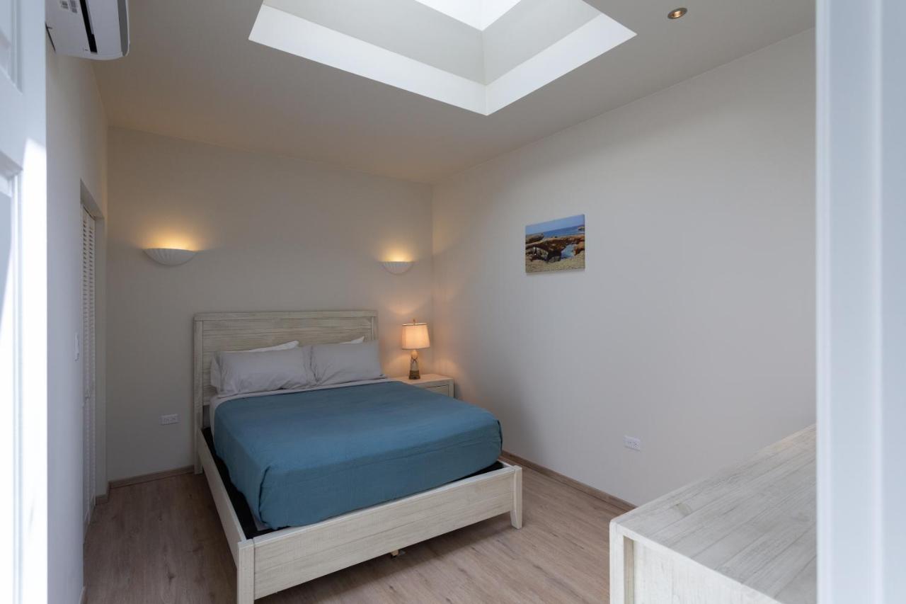 Oranjestad City Suites エクステリア 写真